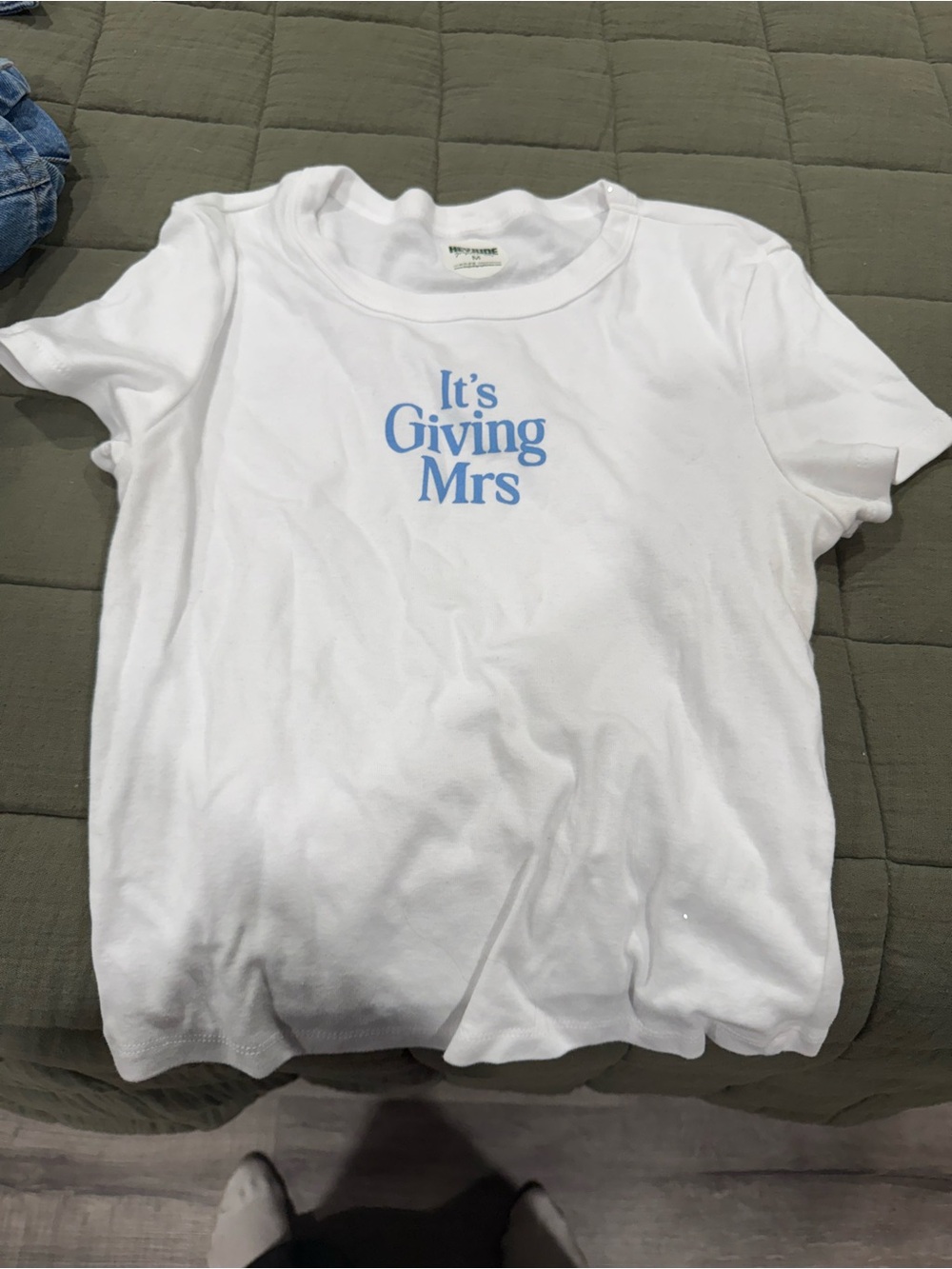 White Women’s Graphic Tee - "It's Giving Mrs"